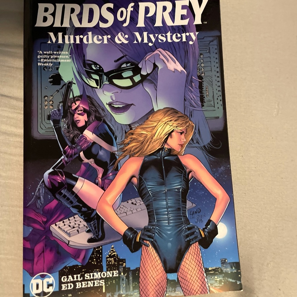 Birds of Prey Murder & Mystery Graphic Novel